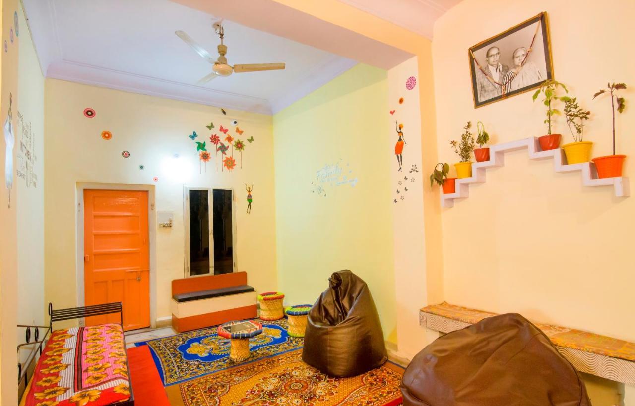 Pink City Hostel Jaipur Buitenkant foto